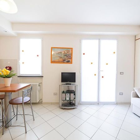 Apartamento Terrazza Del Gelsomino With Terrace And Open View Borghetto Santo Spirito Exterior foto