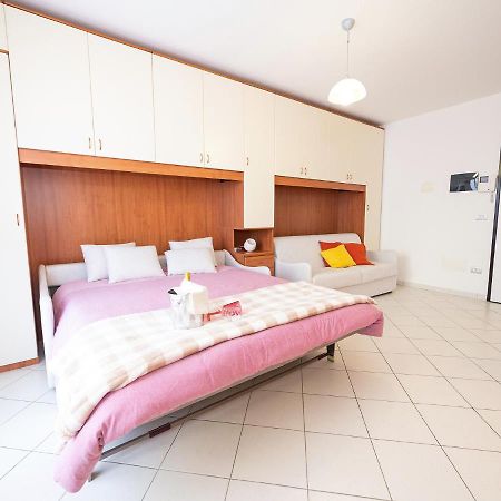 Apartamento Terrazza Del Gelsomino With Terrace And Open View Borghetto Santo Spirito Exterior foto