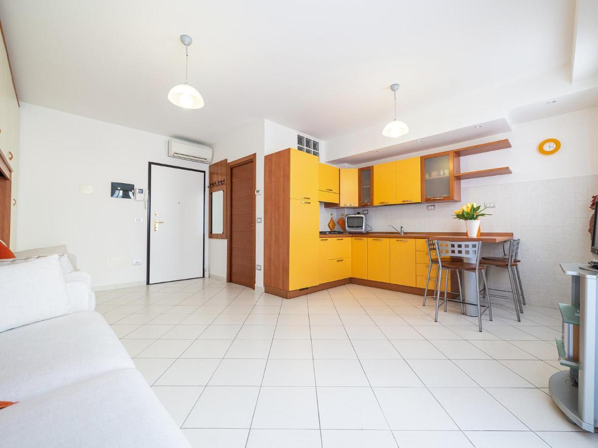 Apartamento Terrazza Del Gelsomino With Terrace And Open View Borghetto Santo Spirito Exterior foto